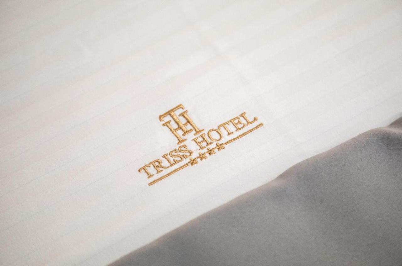 Triss Hotel Tirana Exterior photo